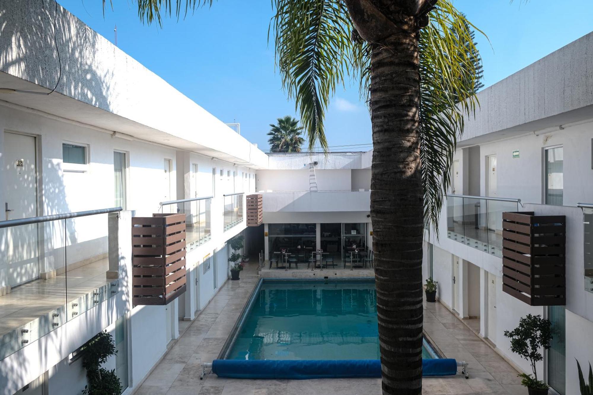 Hotel St. George Celaya  Exterior photo