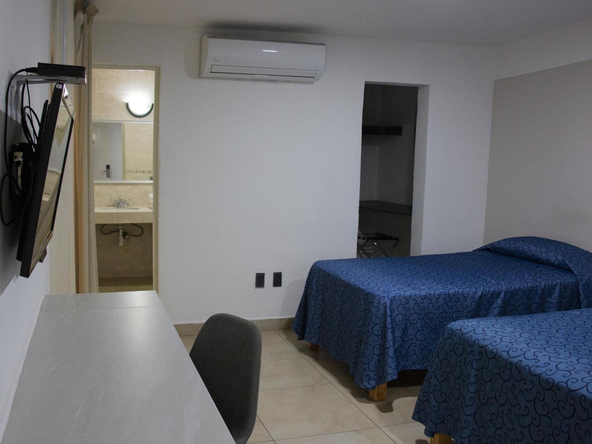 Hotel St. George Celaya  Exterior photo