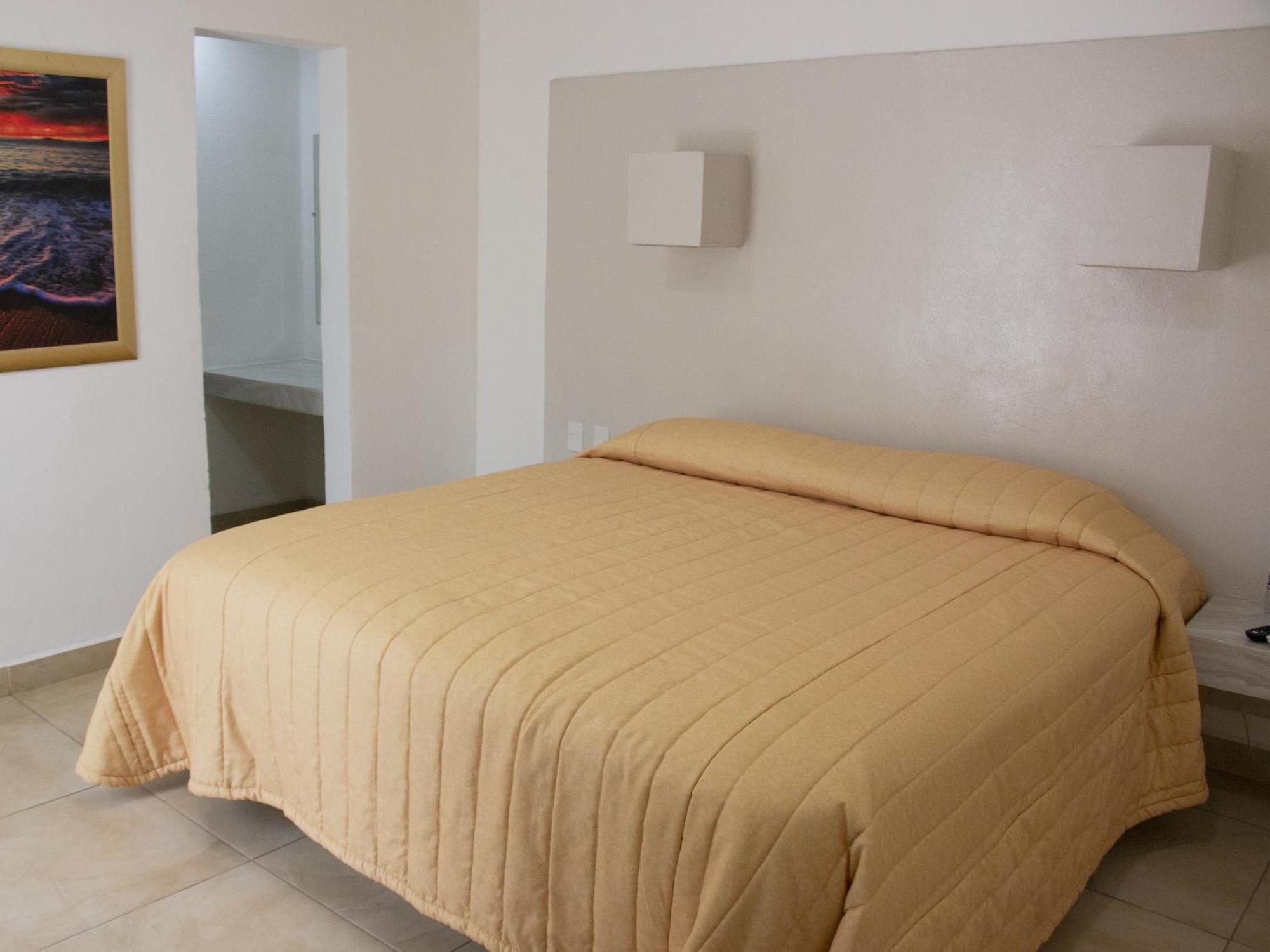 Hotel St. George Celaya  Exterior photo